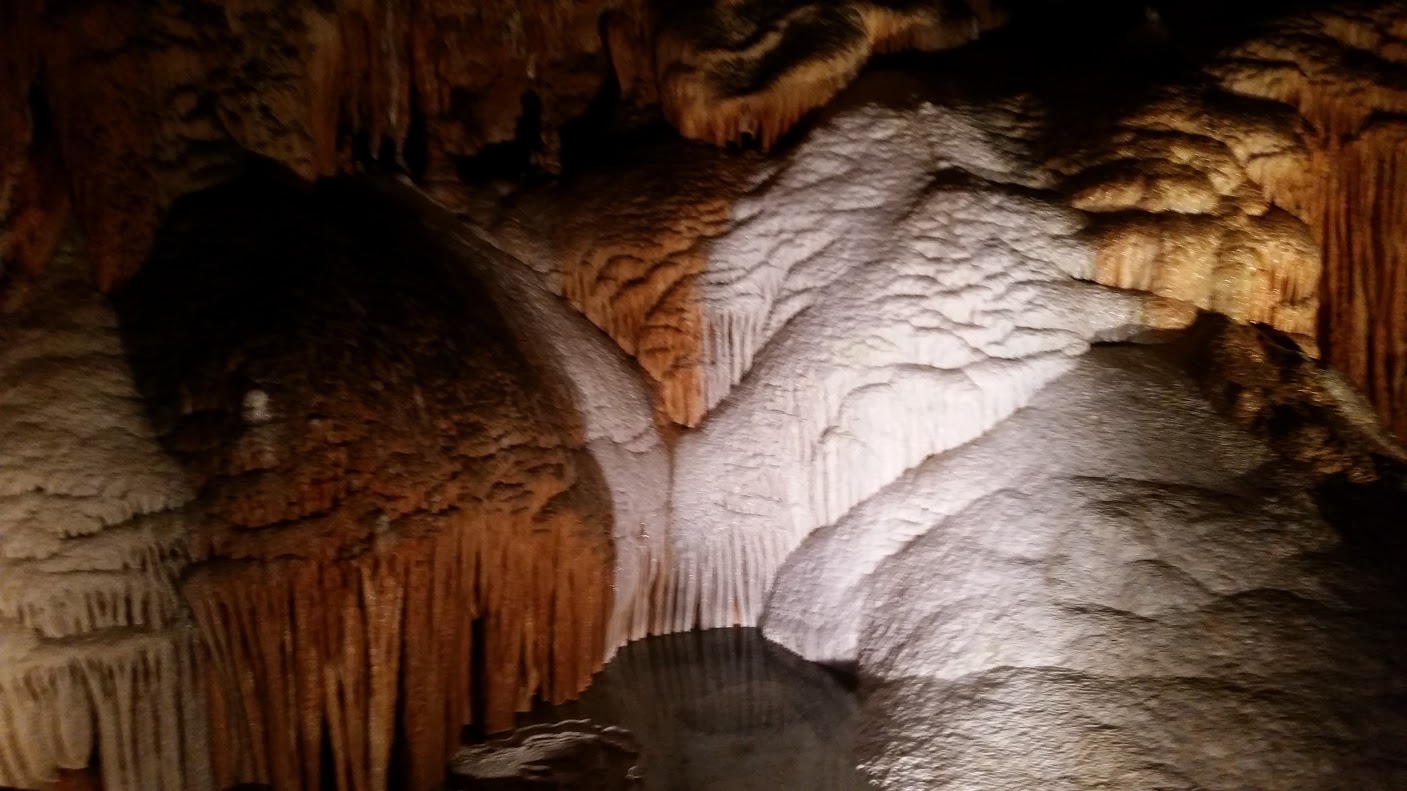 Rock formation in Onondaga Cave.
